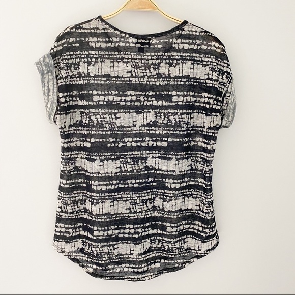 Mossimo Short Sleeve Casual Women's Tees - Picture 2 of 8